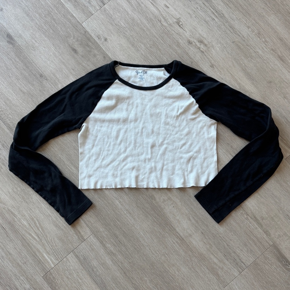 brandy melville crop long-sleeve top